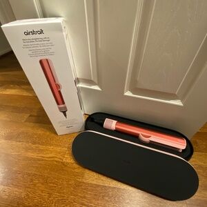 Dyson Airstrait w/ Presentation Case